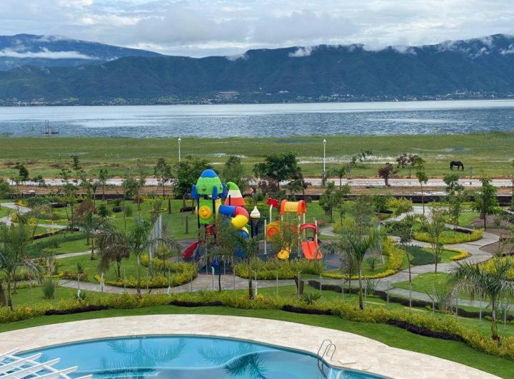 Hermosa Casa En Orilla Del Lago -Zona De Villedos- San Cristobal Zapotitlan Luaran gambar
